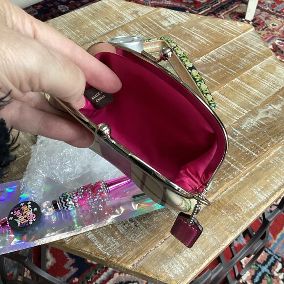 EUC, COACH Kiss lock Wallet/Coin Pouch with a Handcrafted Pen - Picture 4 of 7